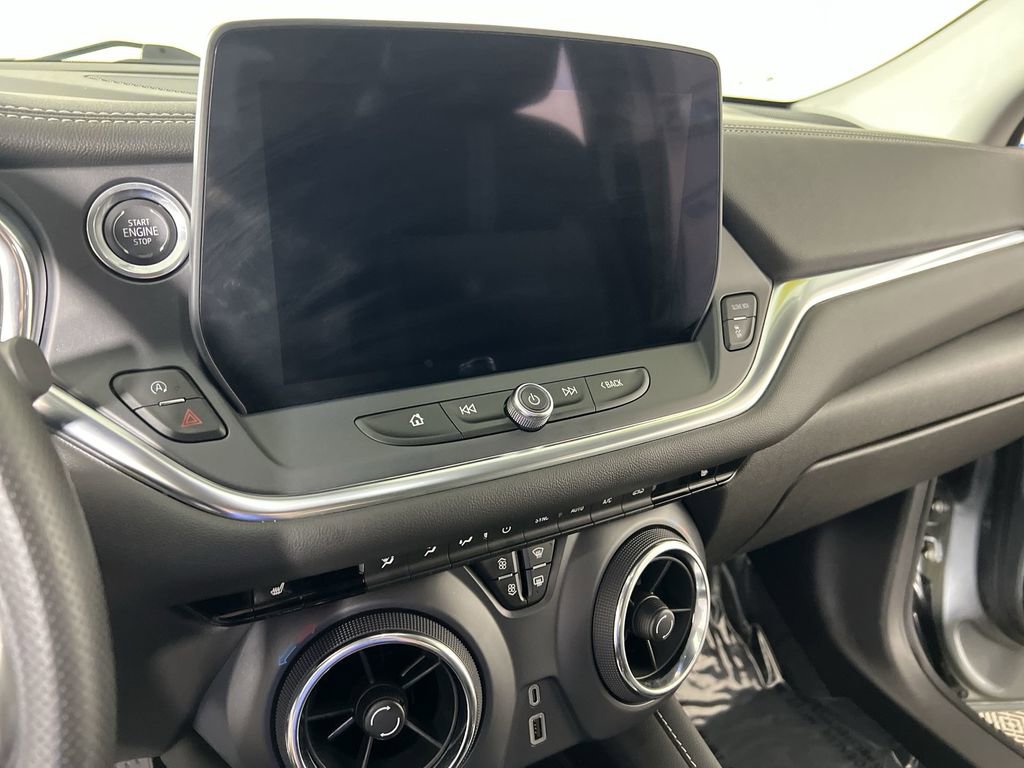 Used 2025 Sterling Gray Chevrolet LT w/2LT image 12