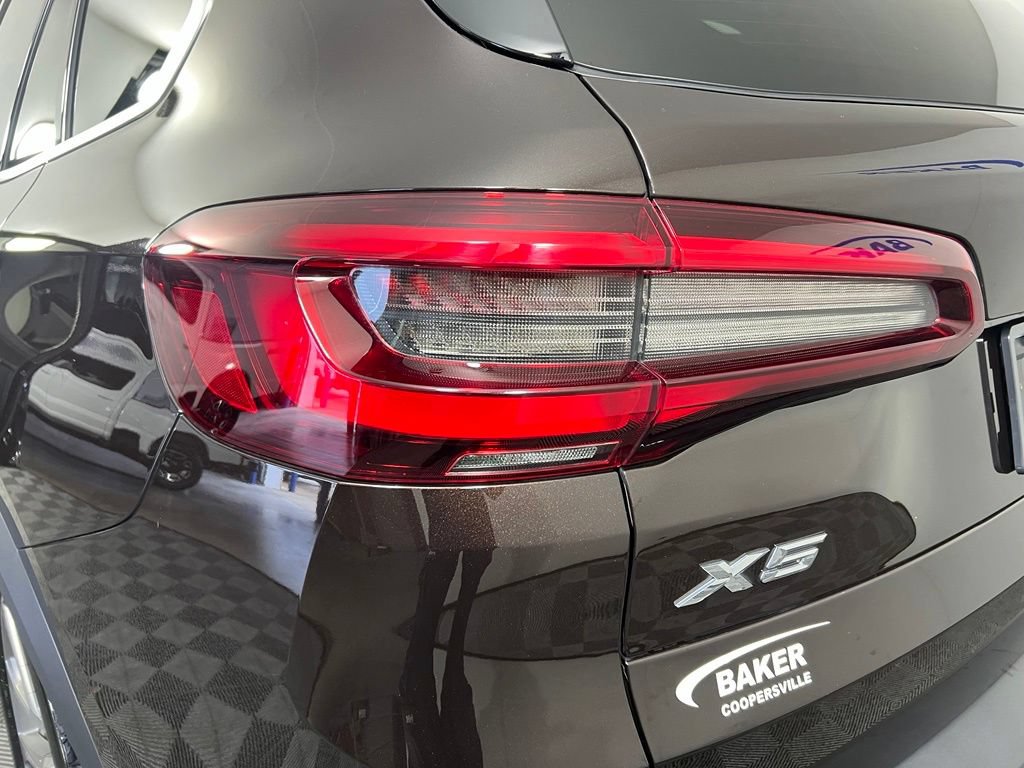 Used 2022 Sparkling Brown BMW xDrive40i image 35