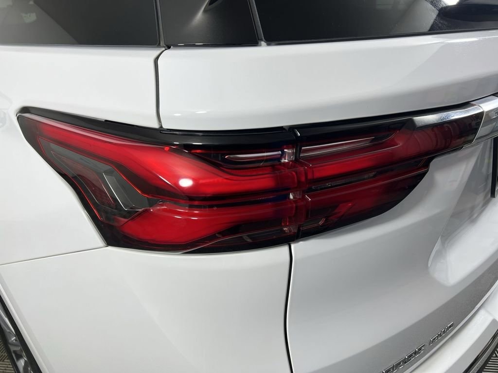 Used 2023 Summit White Chevrolet Premier image 38