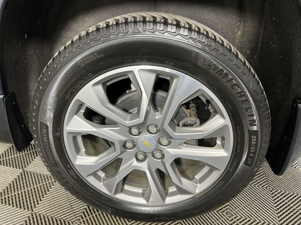 Used 2020 Graphite Chevrolet Premier image 35