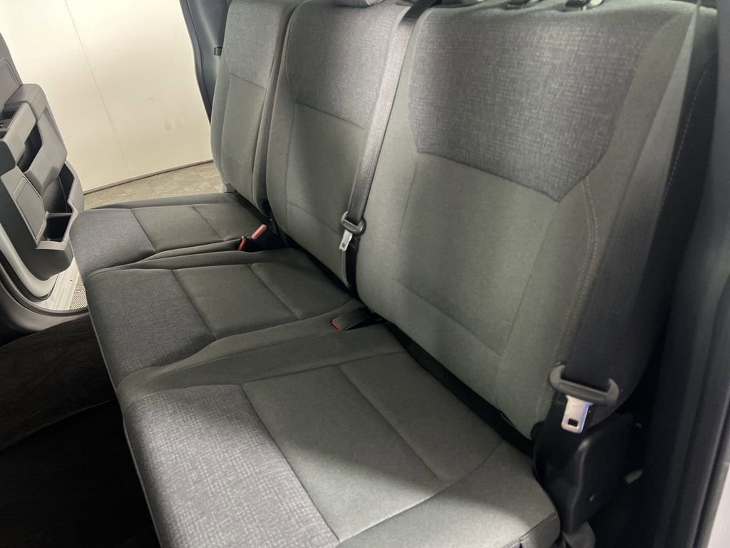 Used 2025 Oxford White Ford XLT image 23