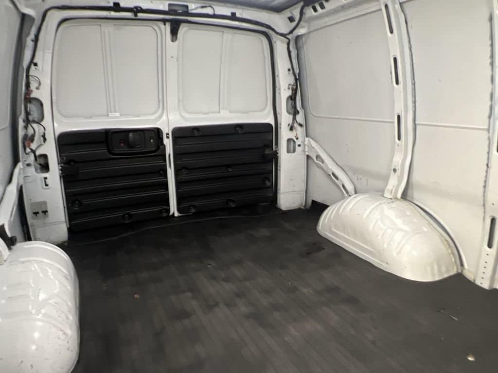 Used 2019 Summit White Chevrolet Work Van image 22