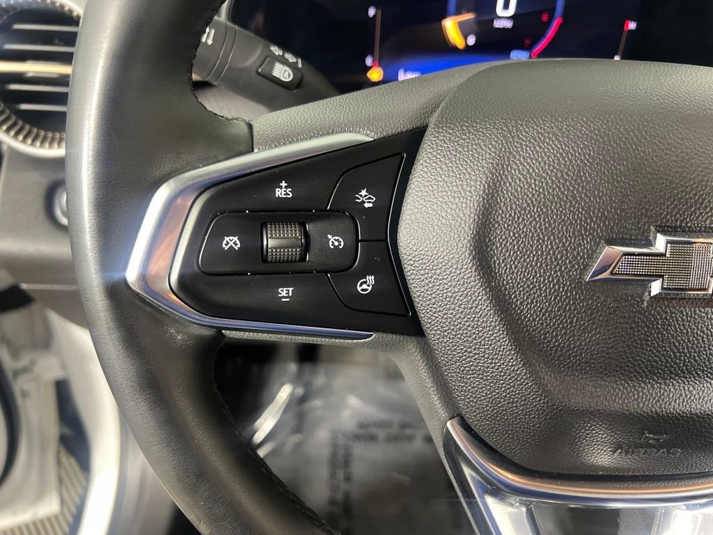 Used 2025 Summit White Chevrolet ACTIV image 19