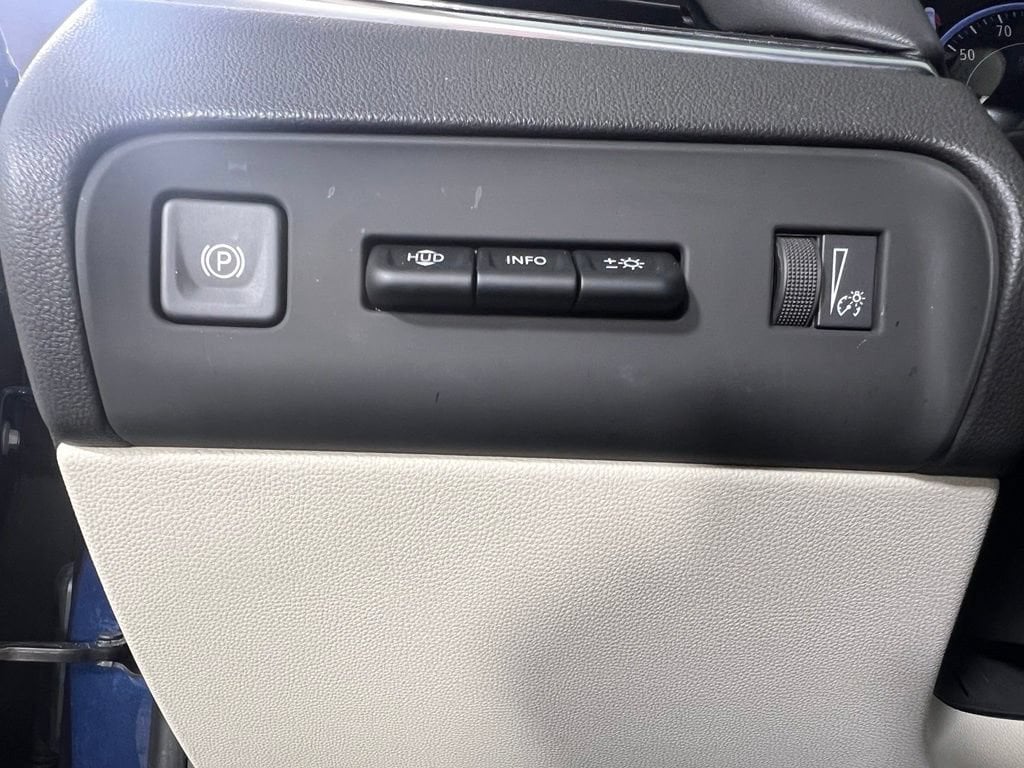 Used 2023 Emperor Blue Buick Premium image 37