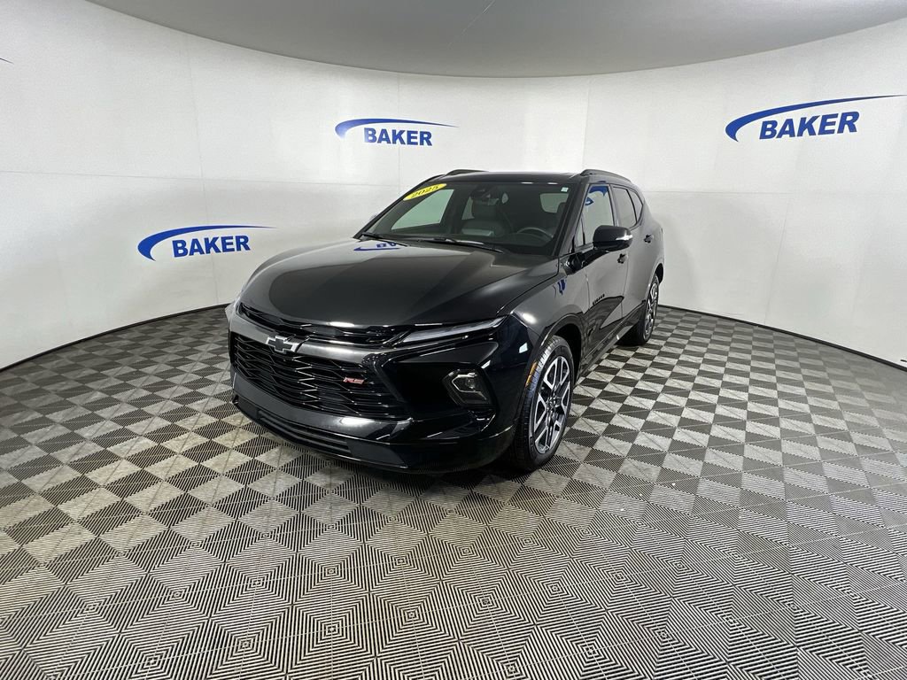 Used 2025 Black Chevrolet RS image 5