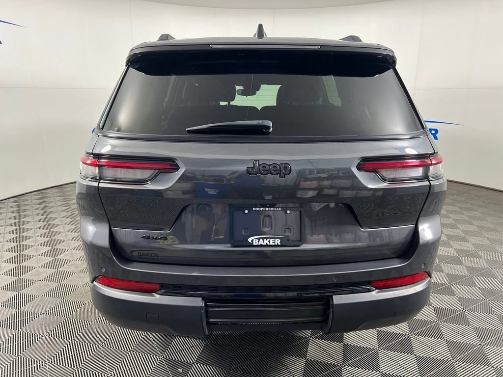 Used 2023 Baltic Gray Jeep L Laredo image 5