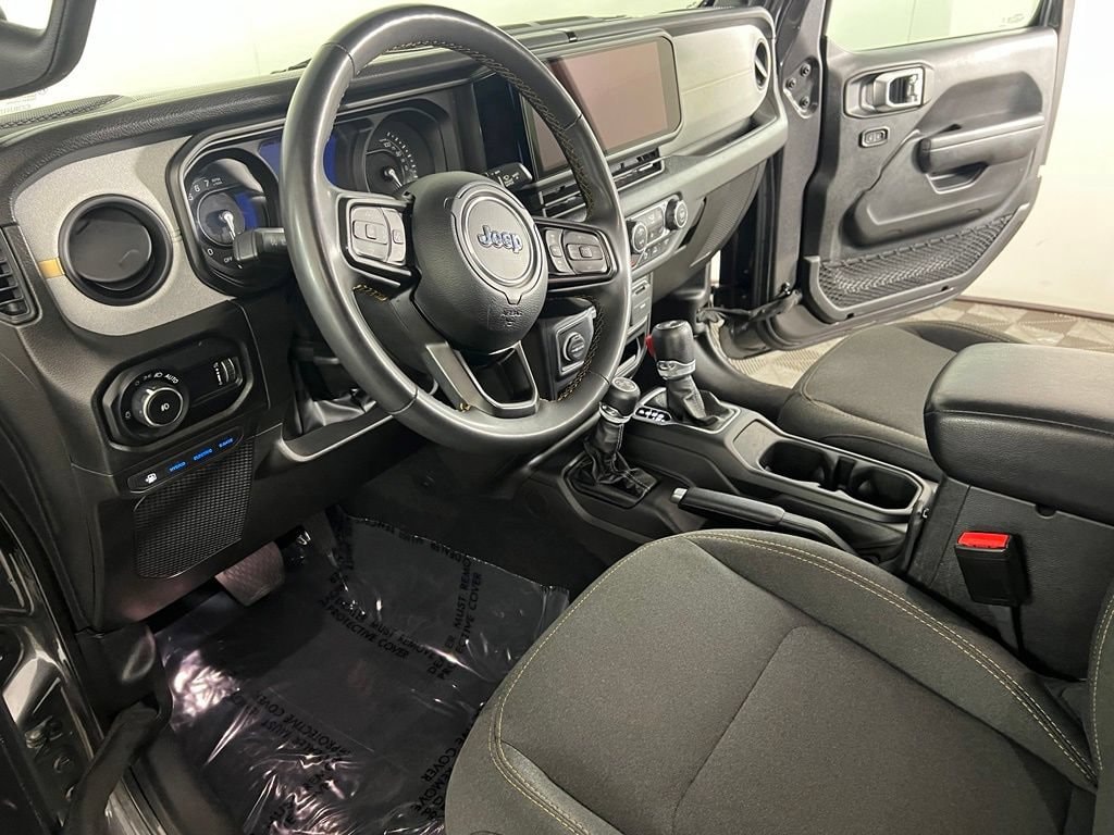 Used 2024 Granite Crystal Metallic Clearcoat Jeep Sport image 18