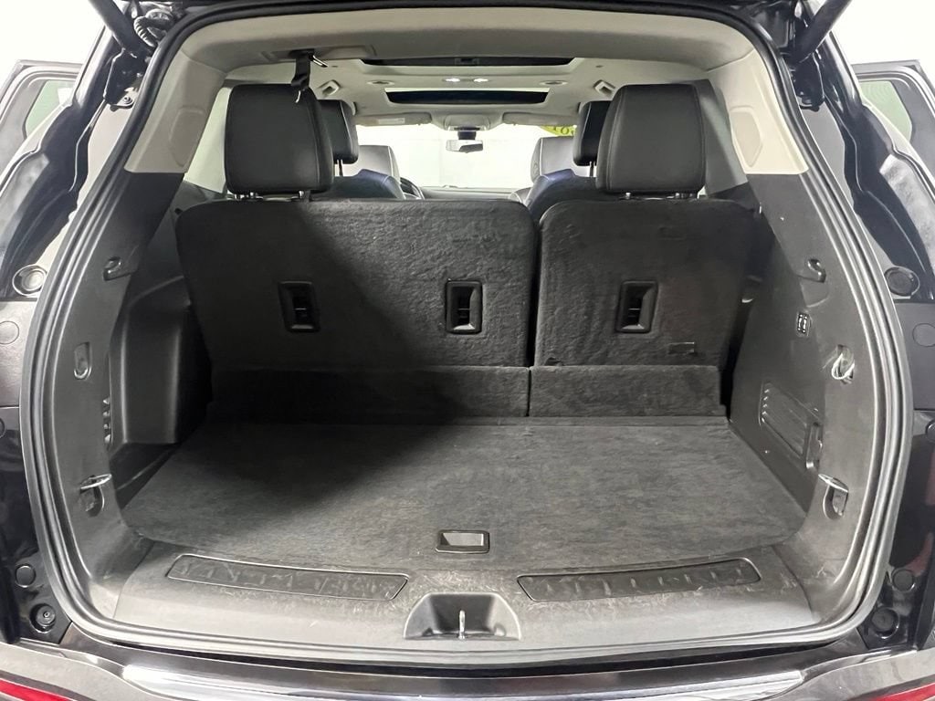 Used 2019 Ebony Twilight Buick Avenir image 14