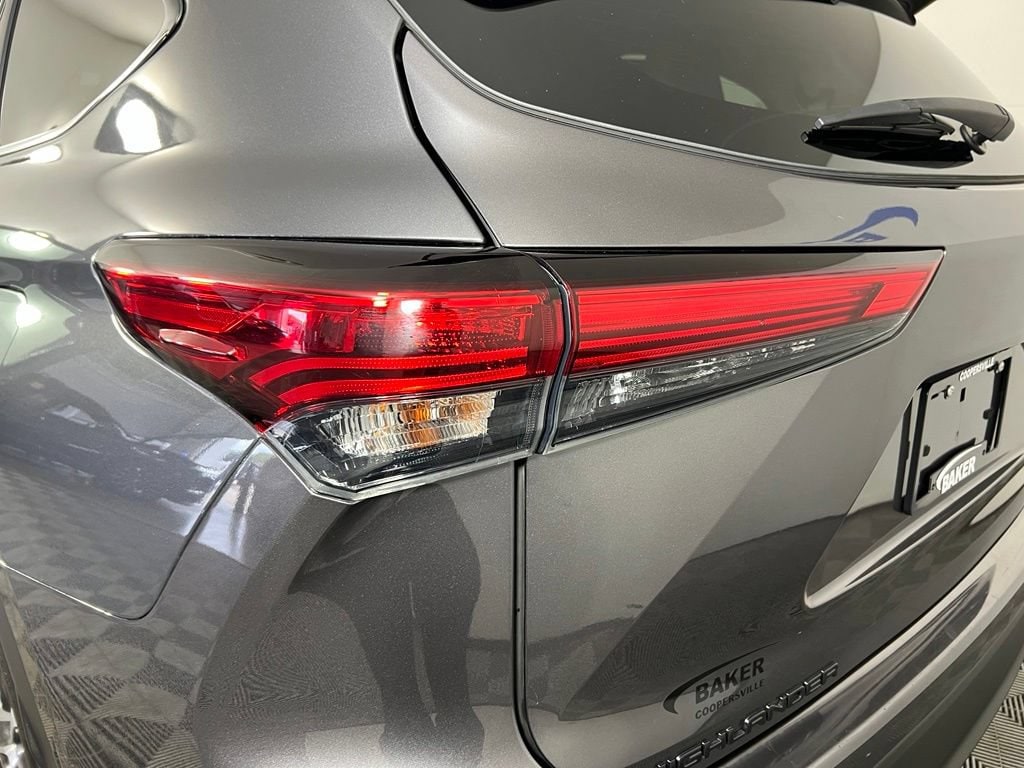 Used 2021 Magnetic Gray Metallic Toyota XLE image 36