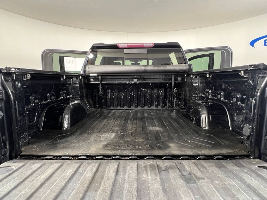 Used 2019 Onyx Black GMC SLE image 14