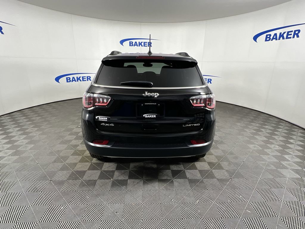 Used 2023 Diamond Black Crystal Pearlcoat Jeep Limited image 8