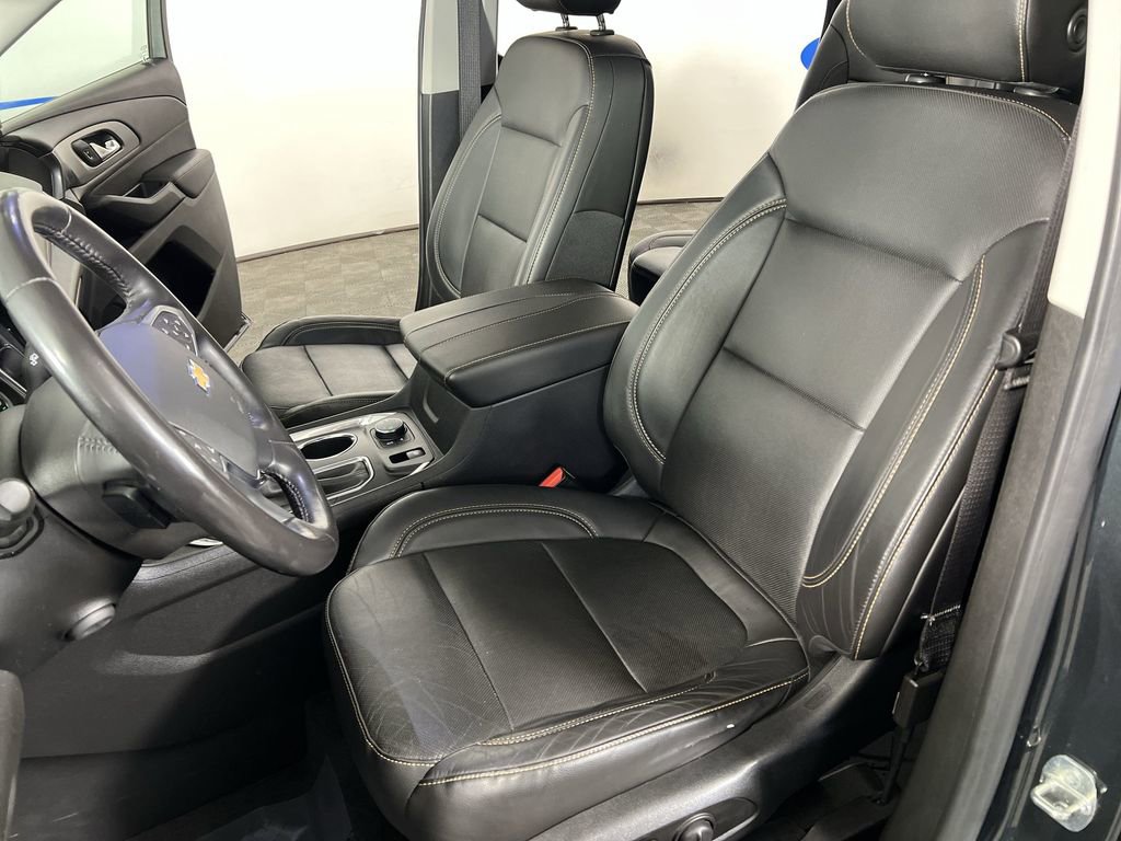 Used 2020 Graphite Chevrolet Premier image 21