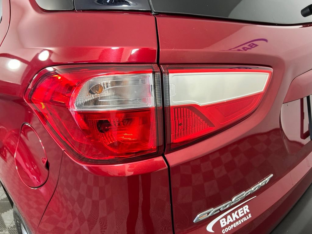 Used 2018 Ruby Red Metallic Ford SE image 34
