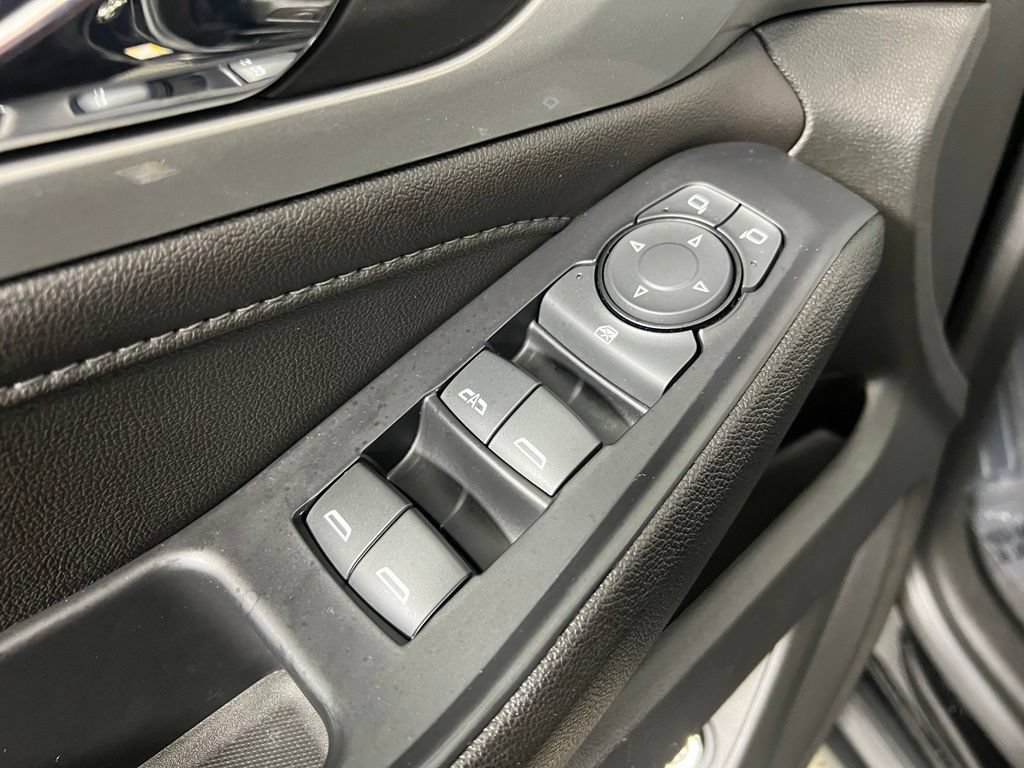 Used 2022 Mosaic Black Chevrolet LT Cloth w/1LT image 19