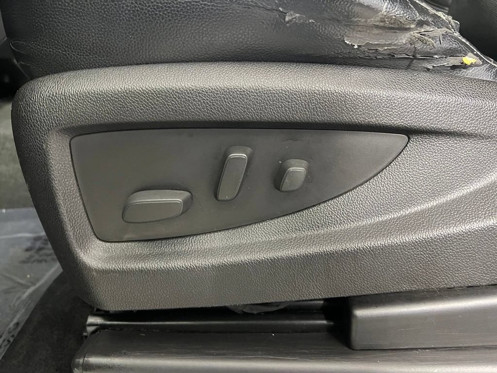 Used 2014 Black Chevrolet LT image 20