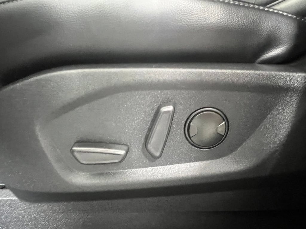 Used 2024 Oxford White Ford  image 21