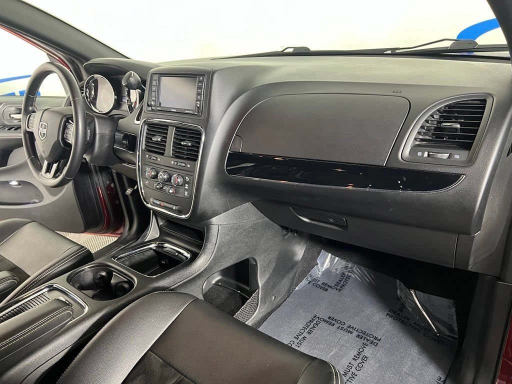 Used 2020 Octane Red Pearlcoat Dodge SXT image 11