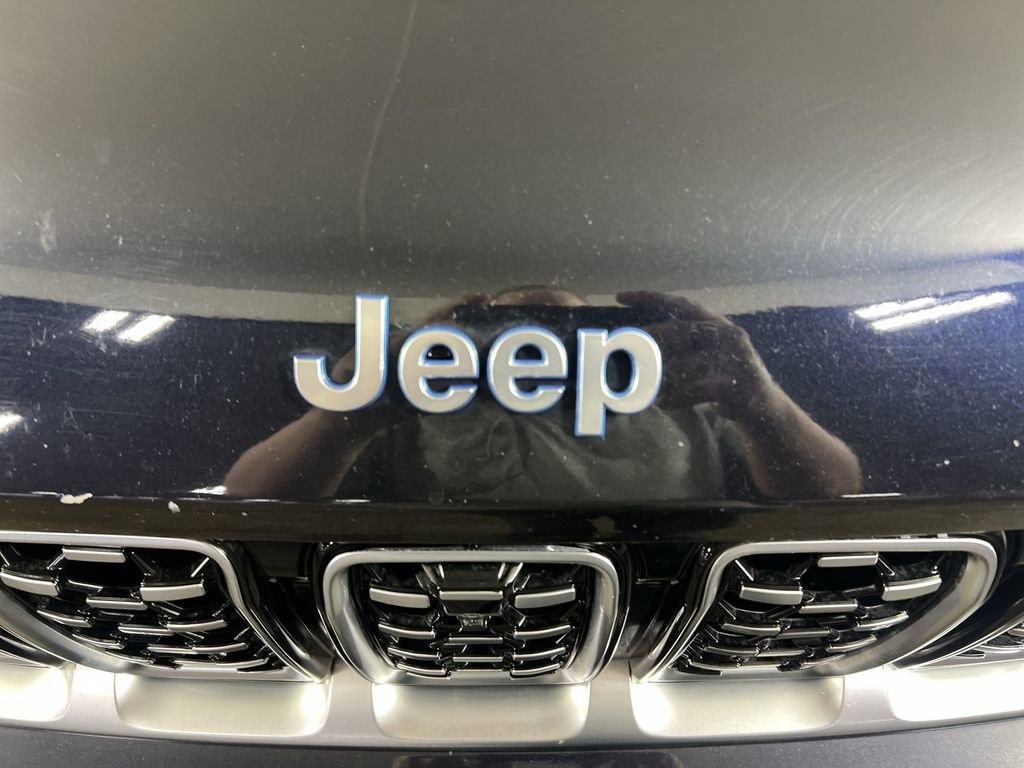 Used 2022 Midnight Sky Jeep Summit image 32