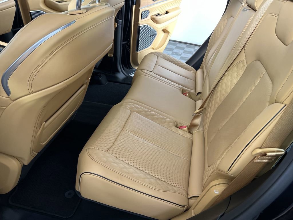 Used 2022 Midnight Sky Jeep Summit image 26