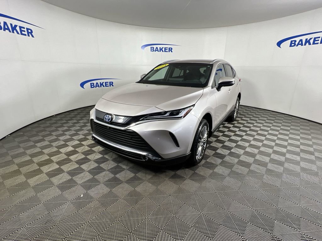 Used 2024 Titanium Glow Toyota LE image 5