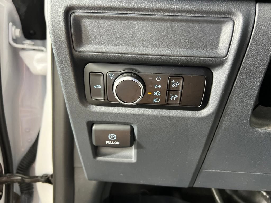 Used 2023 Oxford White Ford  image 27