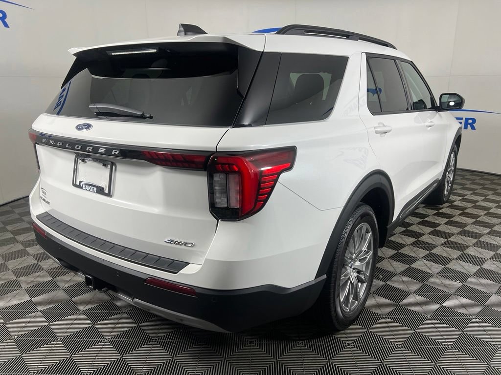Used 2025 White Metallic Ford Active image 6