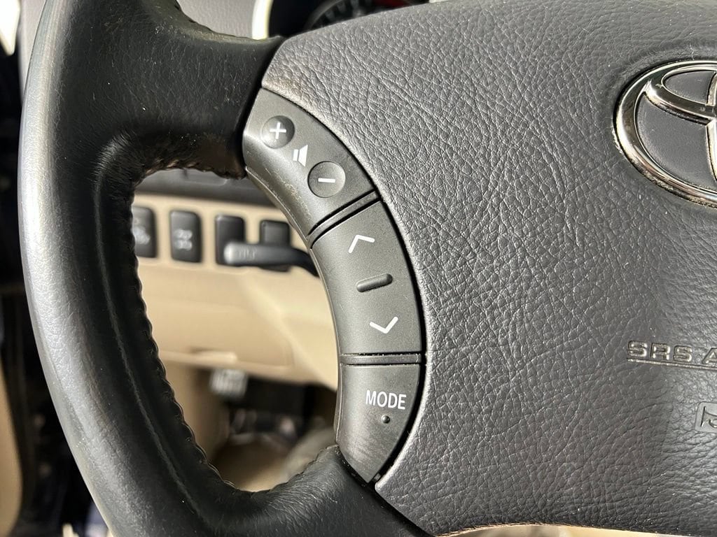 Used 2006 Nautical Blue Toyota Limited V8 image 22