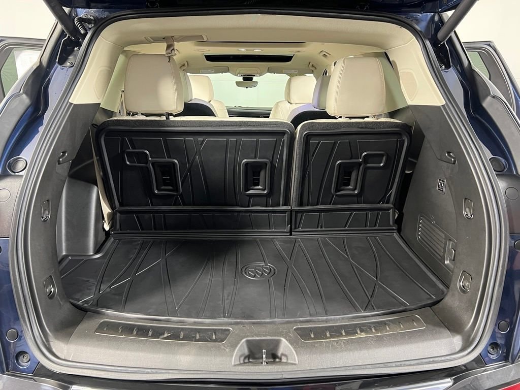Used 2023 Emperor Blue Buick Premium image 14