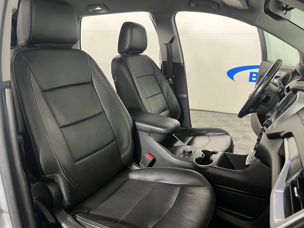 Used 2018 Quicksilver GMC SLT image 12