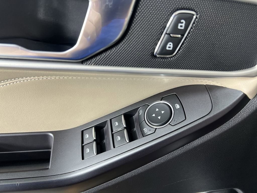 Used 2020 Oxford White Ford XLT image 25