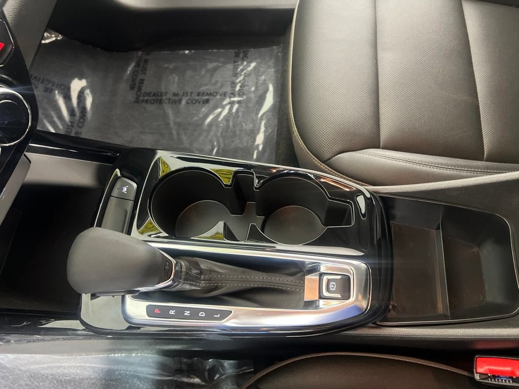 Used 2025 Summit White Chevrolet ACTIV image 24