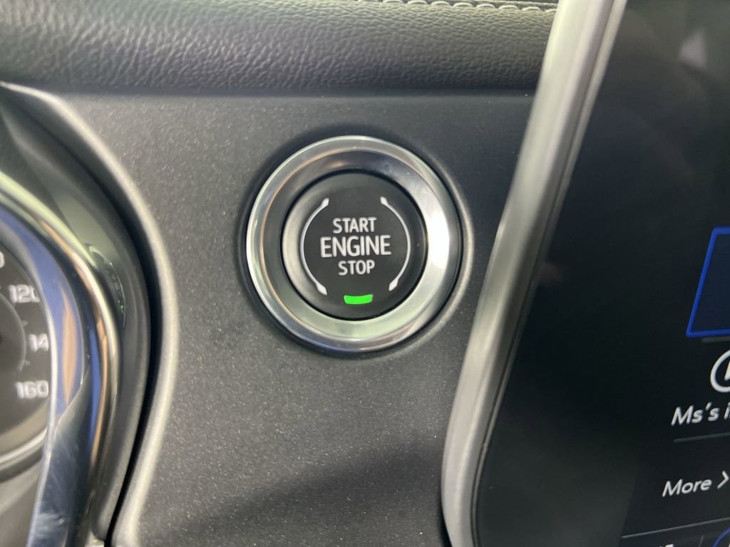 Used 2025 Sterling Gray Chevrolet LT w/2LT image 17