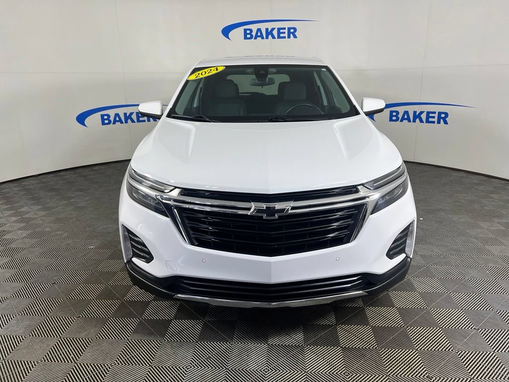 Used 2024 Summit White Chevrolet LT w/1LT image 9