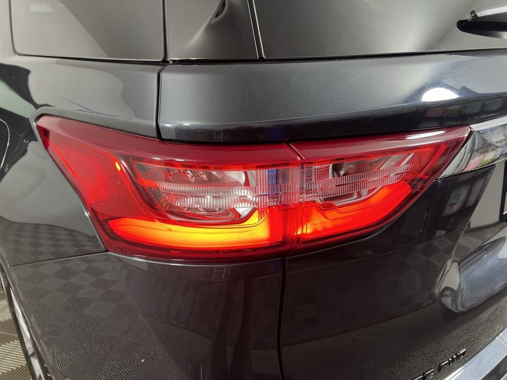 Used 2020 Graphite Chevrolet Premier image 38