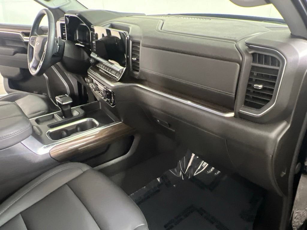 Used 2026 Black Chevrolet RST image 11