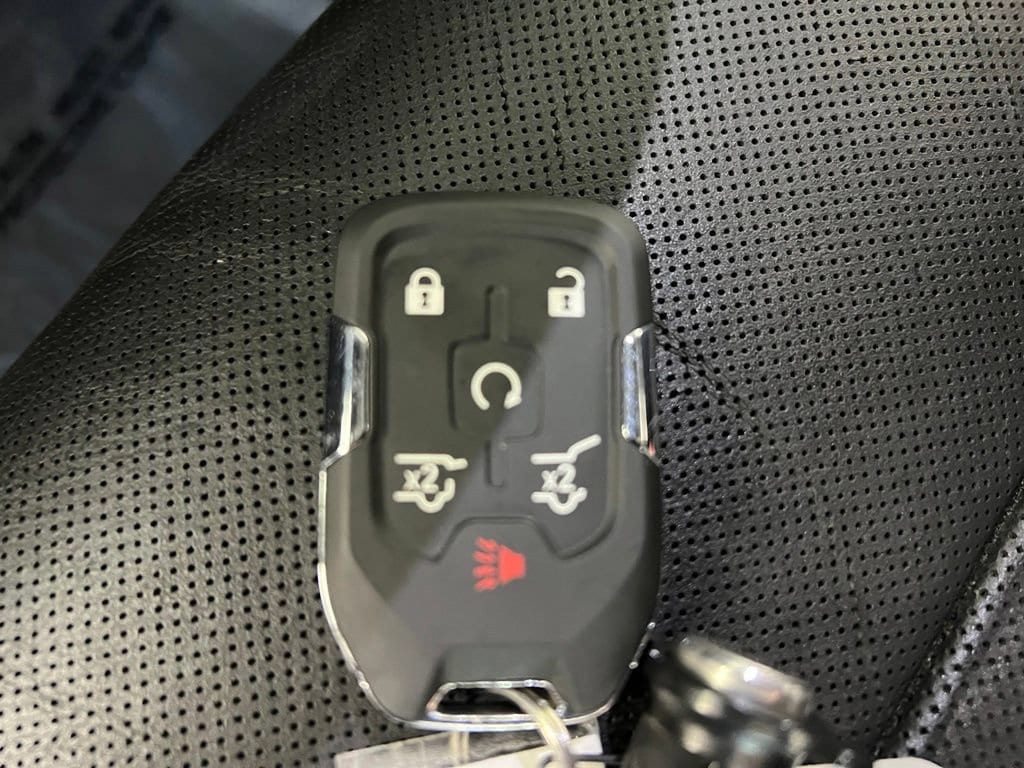 Used 2017 Silver Ice Chevrolet Premier image 32