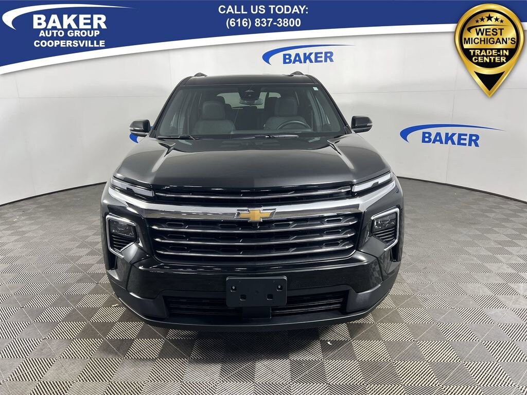 Used 2025 Chevrolet Traverse LT SUV
