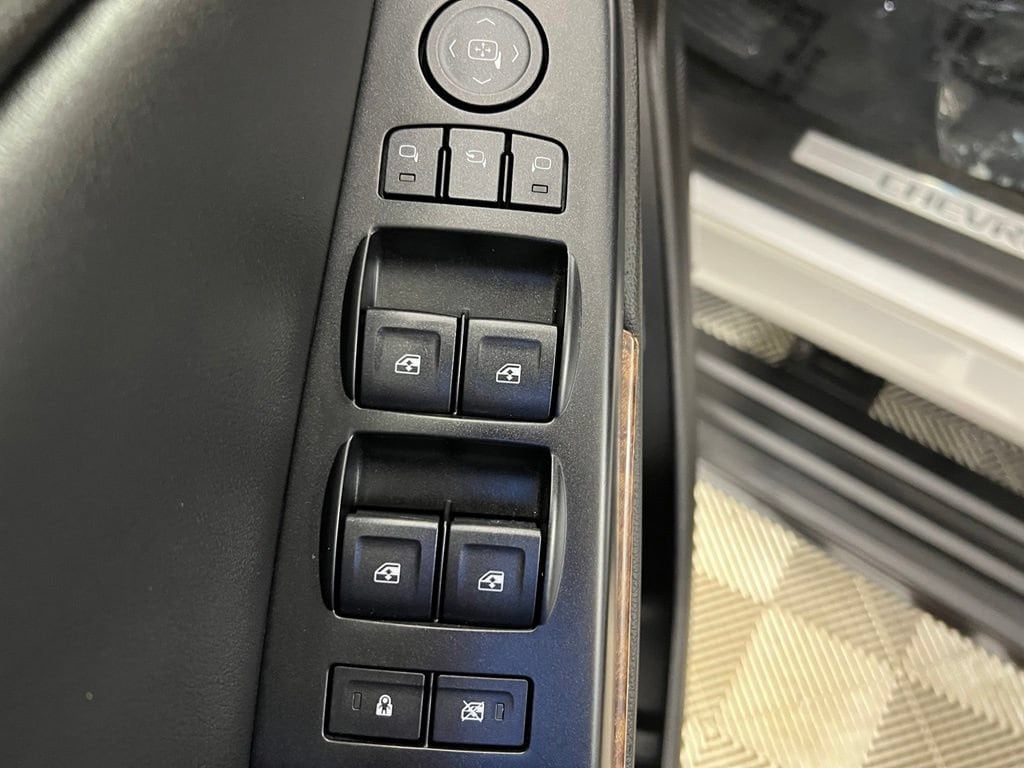 Used 2017 Silver Ice Chevrolet Premier image 17