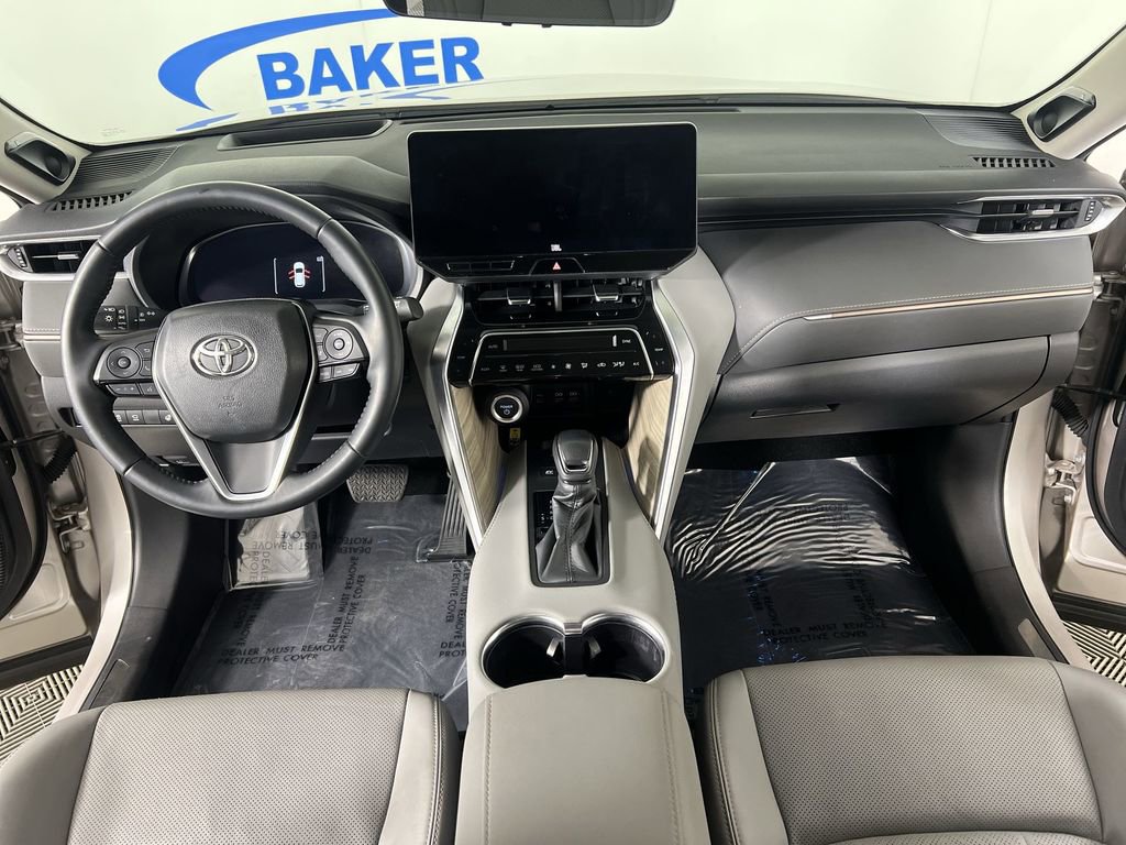 Used 2024 Titanium Glow Toyota LE image 20