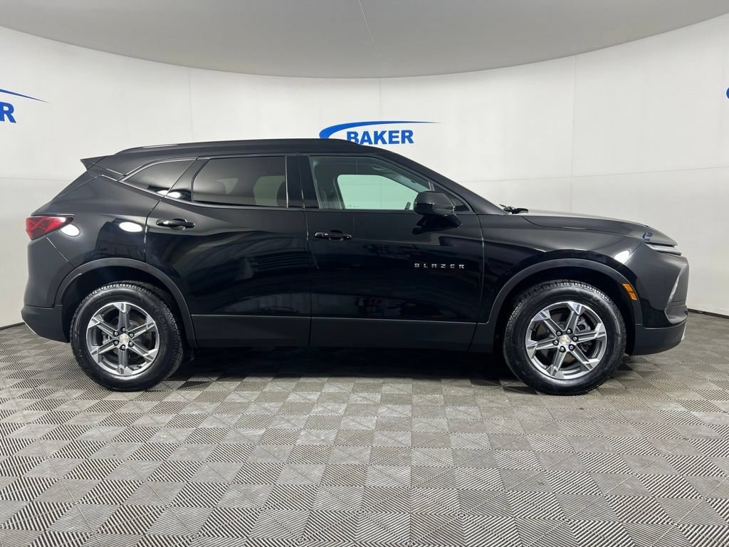 Used 2023 Black Chevrolet LT w/2LT image 7
