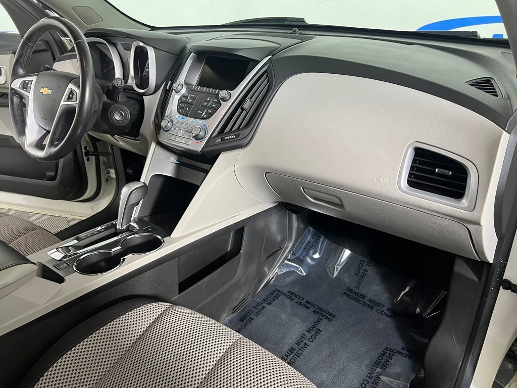 Used 2015 White Diamond Tricoat Chevrolet LT w/1LT image 9