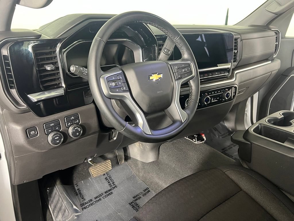 Used 2024 Summit White Chevrolet LT image 18