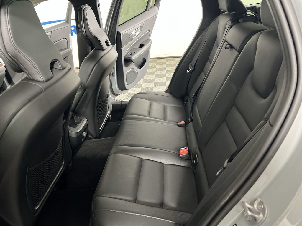 Used 2025 Vapour Gray Metallic Volvo B5 Plus image 24