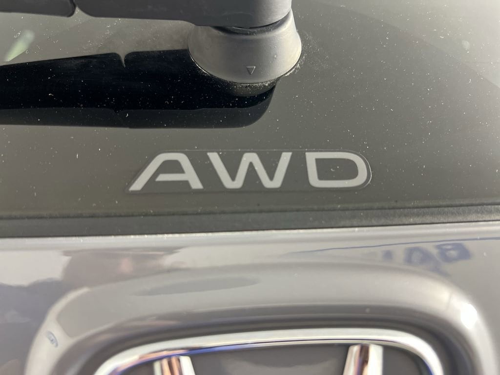 Used 2024 Lunar Silver Honda EX-L image 32