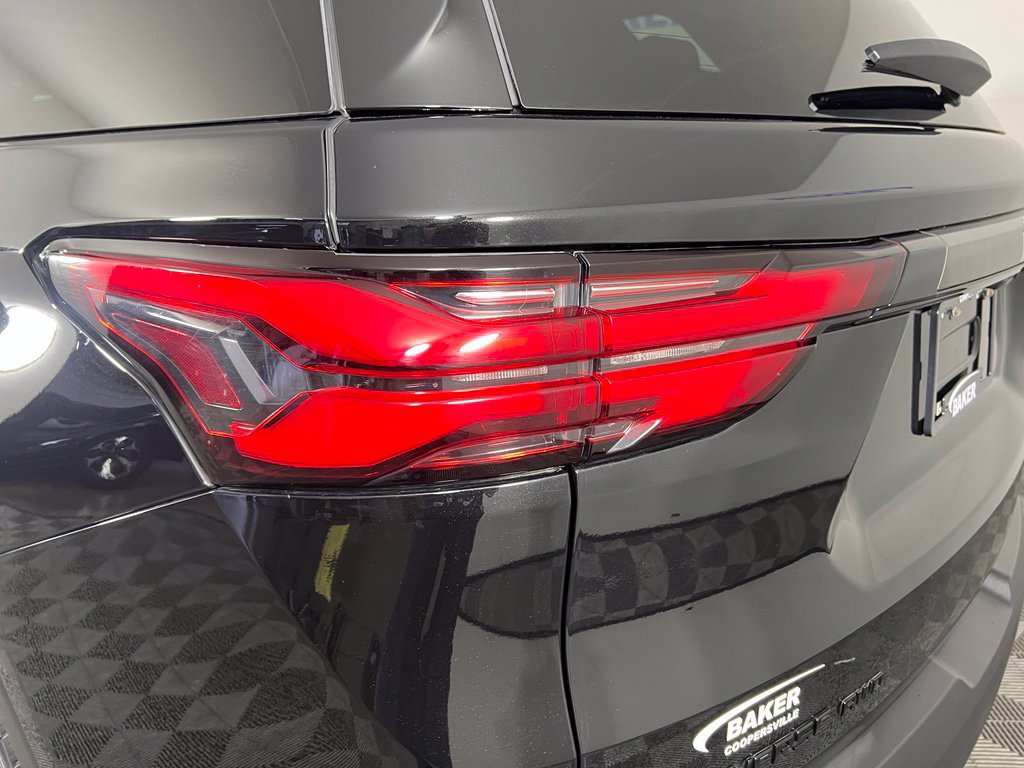 Used 2023 Mosaic Black Chevrolet RS image 43