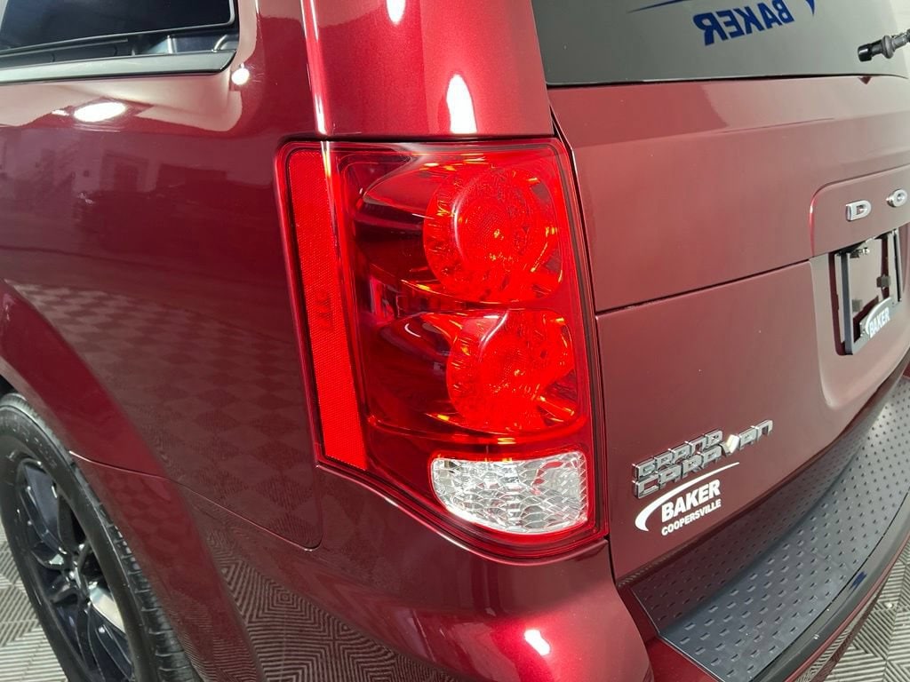 Used 2020 Octane Red Pearlcoat Dodge SXT image 36