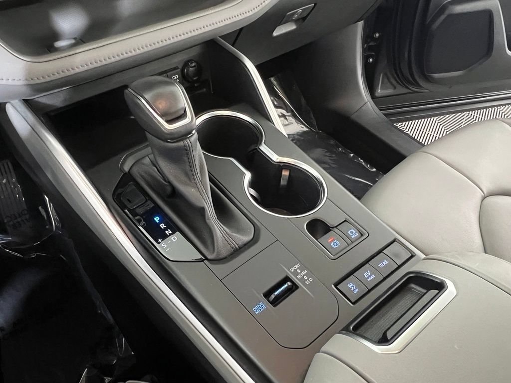 Used 2021 Magnetic Gray Metallic Toyota XLE image 30