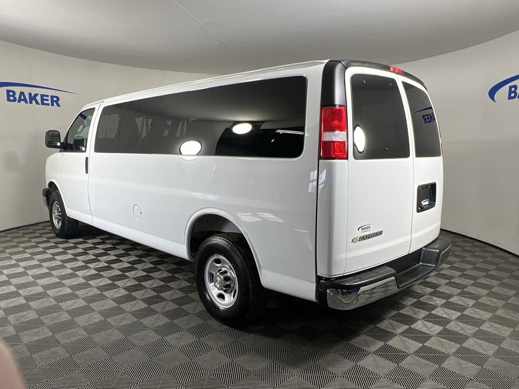 Used 2025 Summit White Chevrolet LT image 7