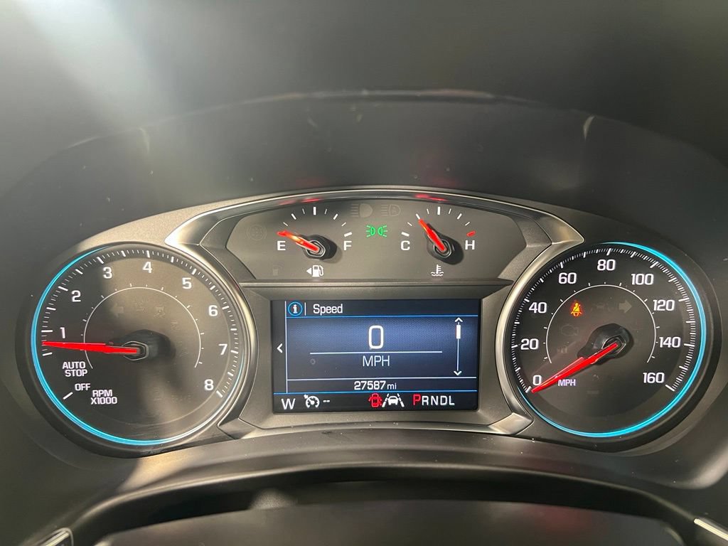 Used 2024 Summit White Chevrolet LT w/1LT image 26
