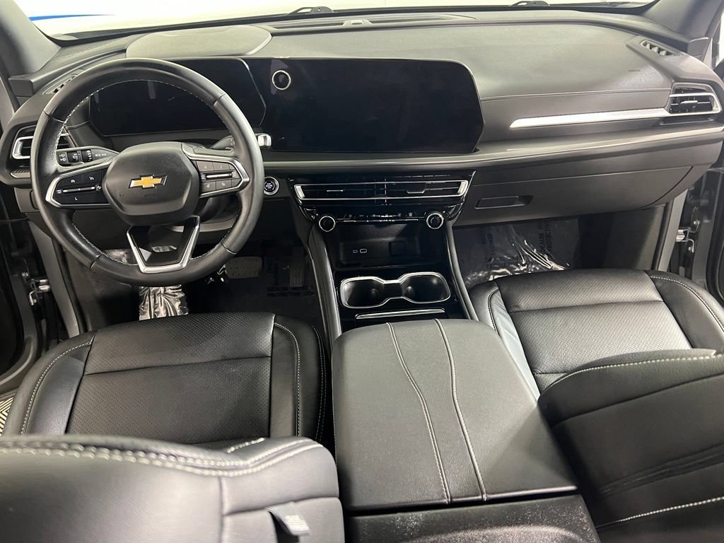 Used 2024 Sterling Gray Chevrolet LT image 9